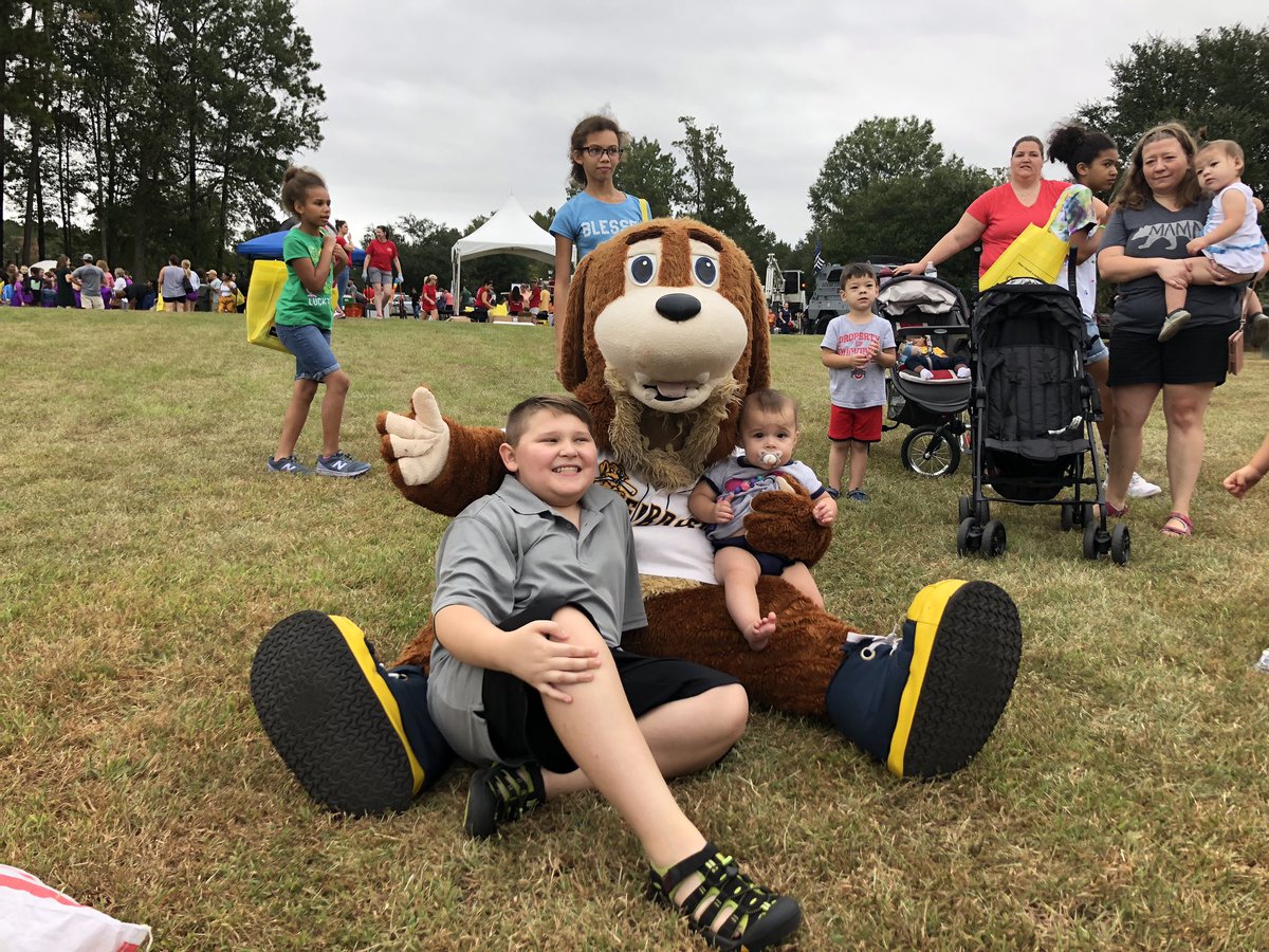 CharlieRiverDog's tweet photo. Such a fun morning at the @GooseCreekSC Fall Festival! Thanks for having me out!!! https://t.co/cfMRWBP3eK