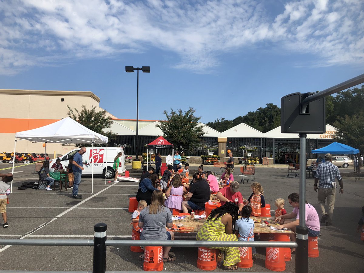 LawnMasterCaleb's tweet photo. Huge Event at #HD8469 Olive Branch, MS. Happy to be representing @LawnMasterLLC on this beautiful Saturday.
@marioSMHD8469 @R3Dstitchball @LawnMasterCorey #pergolas #westerredcedar #wesellshade #outdoorliving #pavilions https://t.co/xa8hcqBZPf