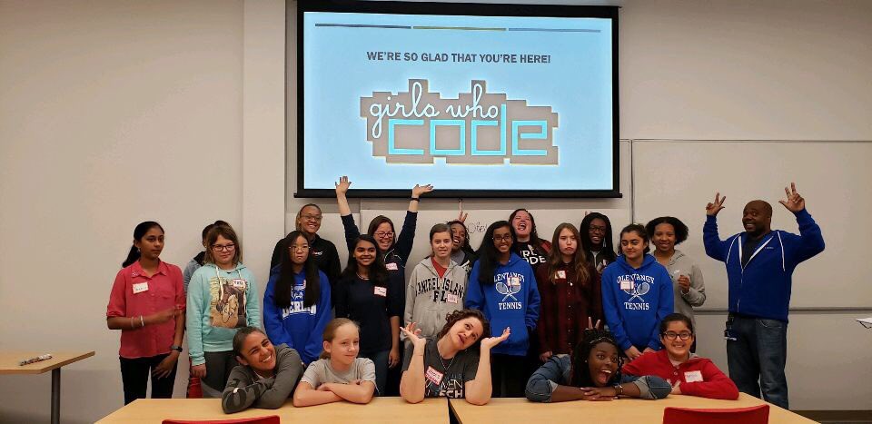 coder4cbus's tweet image. Marching forward with #gwc4Cbus!! Here’s our week1 pic for @GirlsWhoCode classes on Sat 10-noon in the point facility @Otterbein
