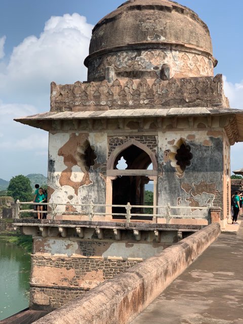 maclachlan_ca's tweet photo. Our MAC group spent their culture day at the historic site of Mandu, experiencing first hand the stunning vistas and ancient ruins during a sightseeing tour of the area.
#MACOnTheMove #Travel #Mandu #India #RoundSquare #RSIC2019 #ReimaginingPossibilities https://t.co/G4qswdKZJd