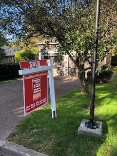 Red Hot SOLD at Belmont on the Arm by RDR's Jane Reno &amp; Pam Auld!

Thinking of buying or selling? Contact:

Jane Reno: 902.478.6375,renoauld@reddoorrealty.ca
Pam Auld: 902.209.7066, renoauld@reddoorrealty.ca

#redhotresults #renoauld #wesellhouses #HalifaxNS