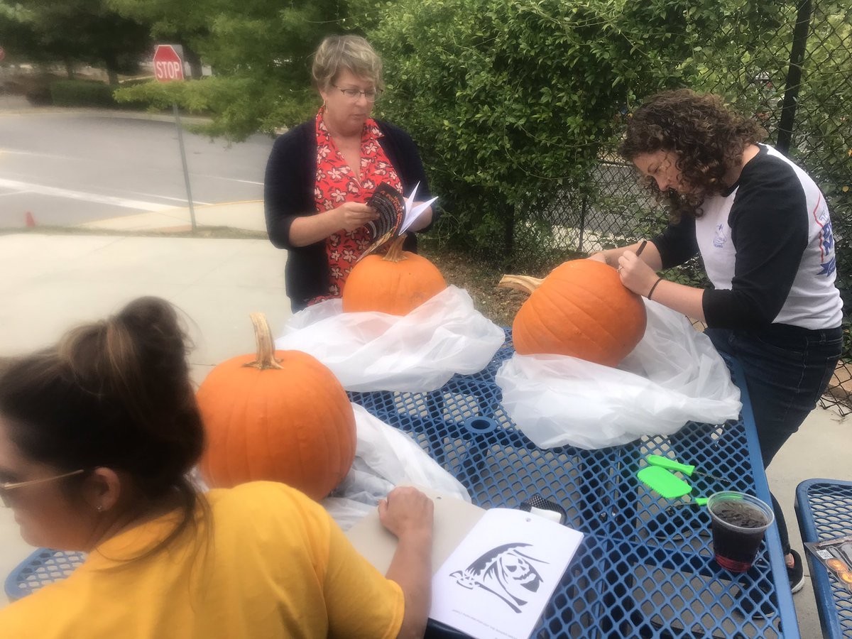 ByronErnest's tweet photo. No question! 🎃 Some pretty creative thought processes going on in North Carolina today with #NEI3DLeadership! #leadershipdevelopment https://t.co/Lbcx4annu3