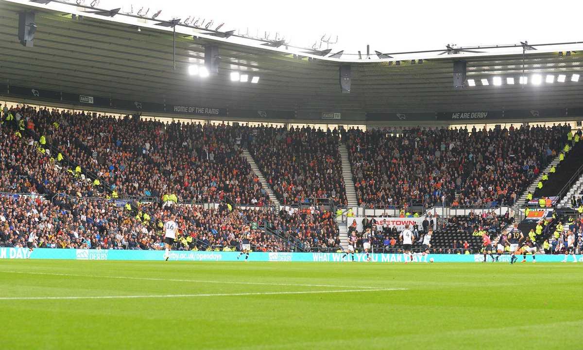 🏟️ A huge thank you to the 2,606 Hatters who made themselves heard in the far corner and gave the players a terrific reception at the end. Please travel home safely and we'll see you in a fortnight for Bristol City. #COYH