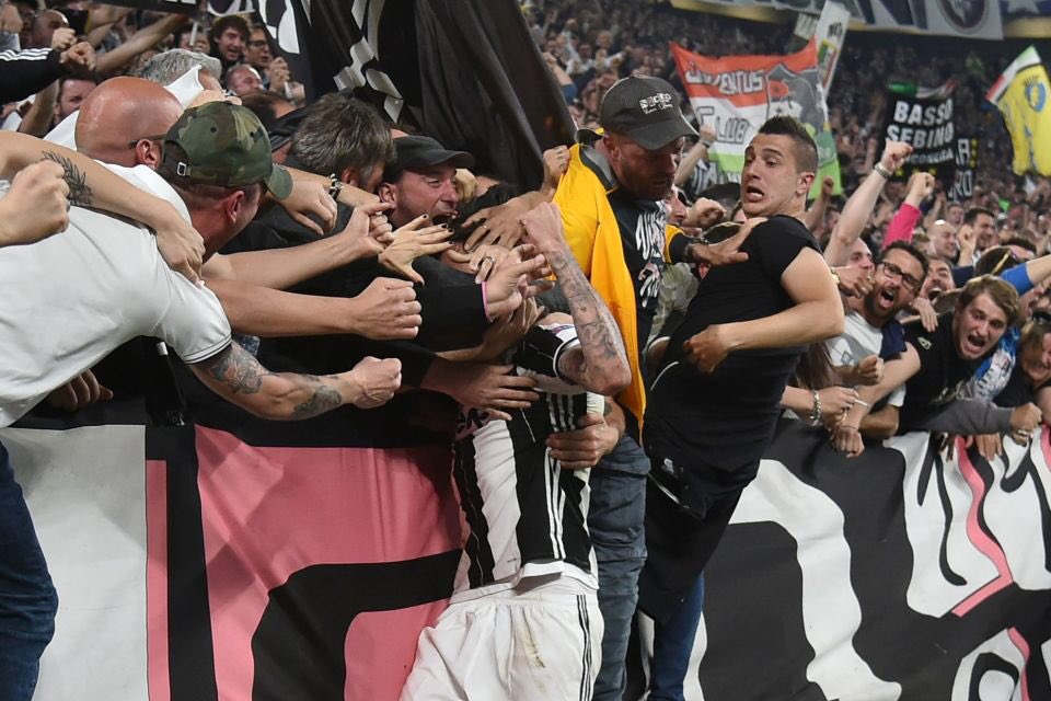 Mandzu totally OUT of the project, never called up so far. Incredible how a last season “untouchable” became in few months an useless redundant. 
How is it possible that this situation has fallen so quickly? Does he deserve all this?