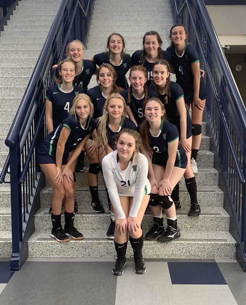 TR_Vball's tweet photo. Freshman Tournament is underway! Keep workin hard ladies! It’s a great day to be a Grizzly! 🏐🐻💚💙 https://t.co/Ygx0Lv0RvC