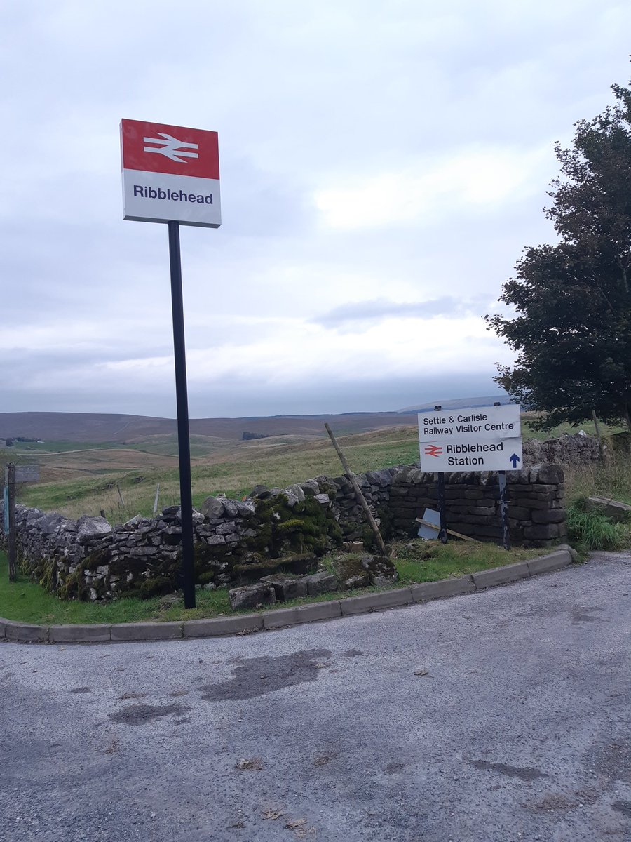 And some more for <a href="/_doublearrow/">doublearrow.co.uk</a> @ShowMeASignBryn <a href="/RoadsignReport1/">Road(&rail)sign Reporter</a> @bluebordersigns