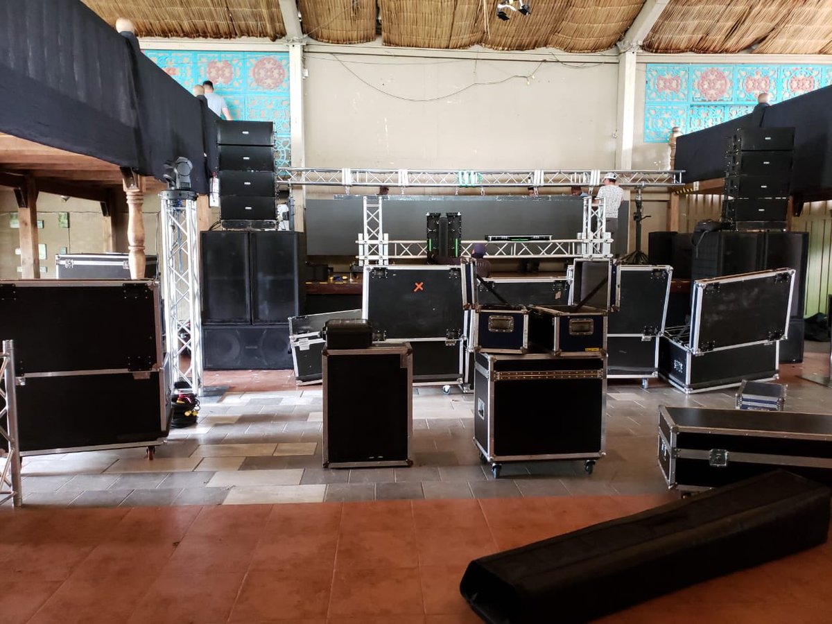 electroshowsbe's tweet photo. Así va avanzando el montaje de MATERIA COLOMBIA para el aterrizaje de la marca en Latinoámerica, esta noche en el Centro de Eventos Autopista Norte: https://t.co/gFwxFfVTFn