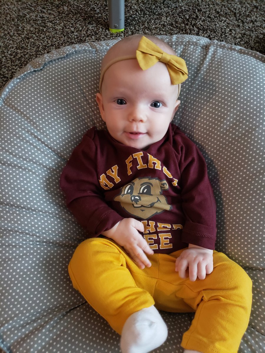 KeriEllingson's tweet photo. Happy Homecoming 🧡💛❤🏈 @GopherFootball #SkiUMah https://t.co/S1Ky4bQOiK