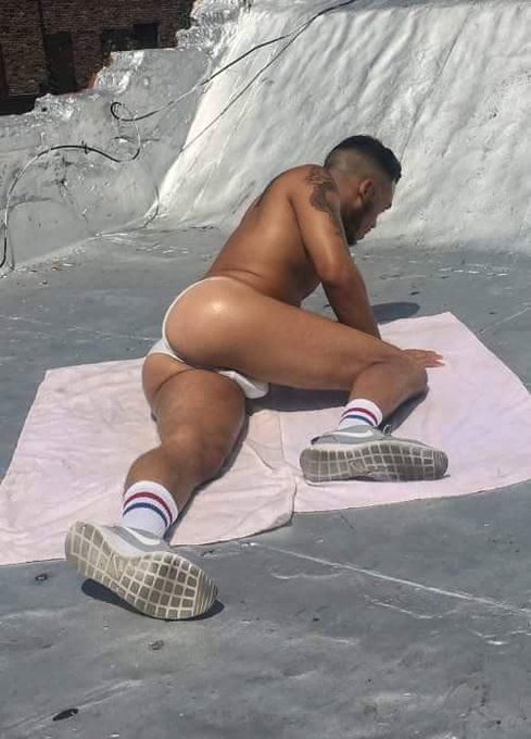 2 pic. #GAY #GAYXXX #Triplexxx #GayPorn #ChicosDelaRed #gaymuscle #hunk #perfectmanbody #handsomeboy