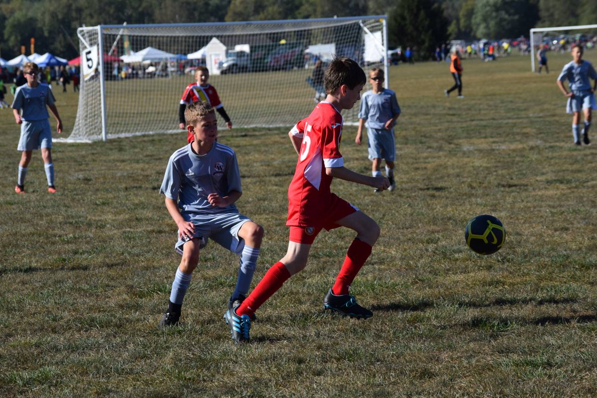 FCColumbus95's tweet photo. FC Columbus U13 Boys Arsenal have kicked off their #CincyChallenge weekend.
#FCCLB #JogaBonito https://t.co/Nx4W9BNLLj