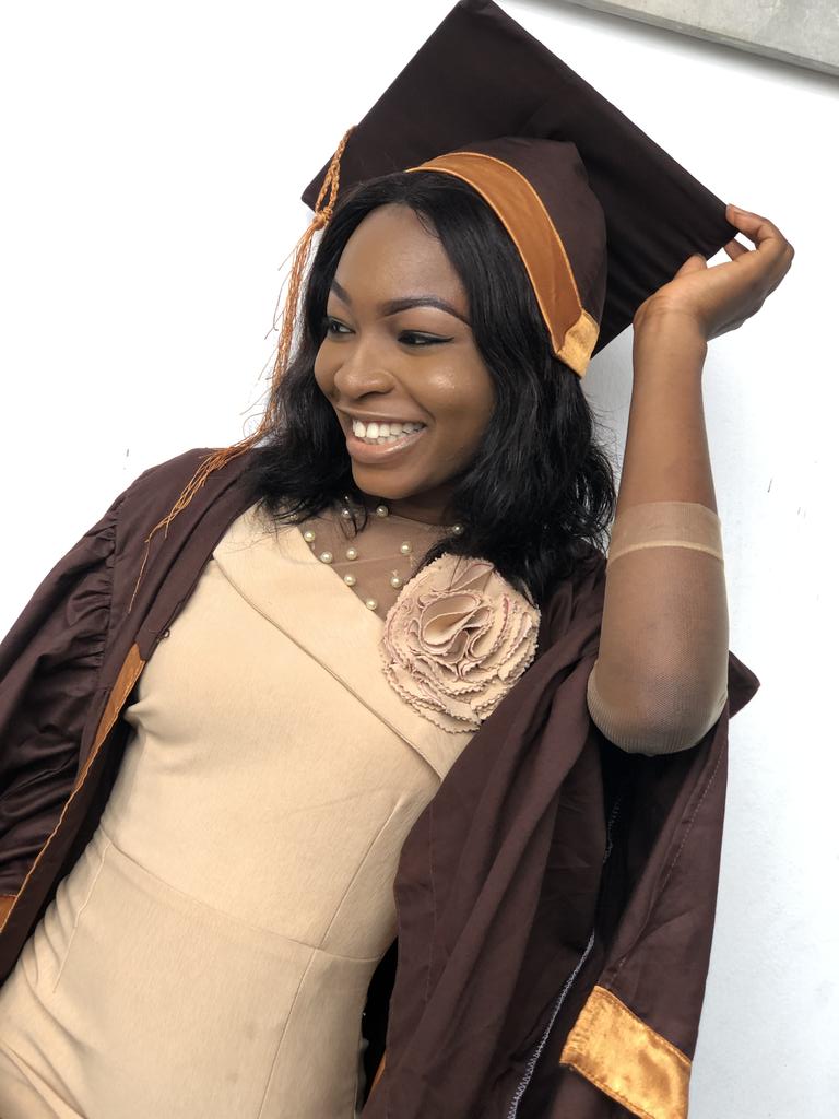 tee_mee_'s tweet photo. Bsc Done and Dusted 
Latest graduate in town💃💃 https://t.co/ggY3bIEur9