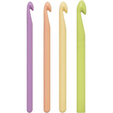 DoniaLilly's tweet photo. @jbenny81 @RJ_Young She's crocheting, not knitting - crochet hooks would make a very poor weapon, unlike knitting needles... https://t.co/WWrIn3GKmf