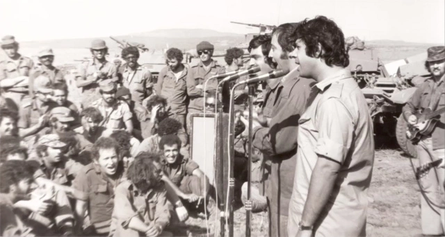 הגששים גם הם תרמו את חלקם.מקור תמונה:  https://kavimvenekudot.files.wordpress.com/2017/10/d79cd795-d799d794d799-d794d792d7a9d7a9-d794d797d799d795d795d7a8.jpg?w=640&h=342