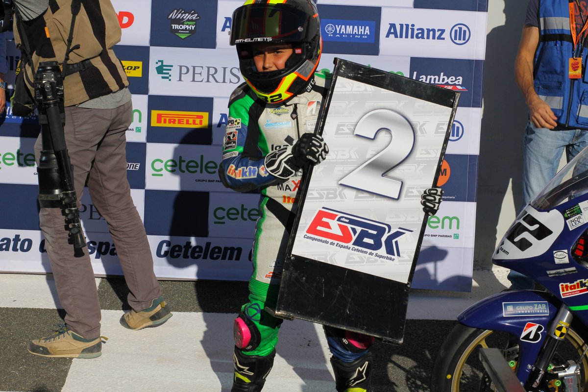 IgaxTeam's tweet photo. RACE 1 - #85GP ➡ DOBLETE del #IgaXTeam en la primera carrera del fin de semana 🏆🏆
P.1⃣ #DaniDomínguez 🥇
P.2⃣ #MarcosLudeña 🥈
🔜 Mañana, segunda manga y turno para #PreMoto3 😏 https://t.co/CE6aXd6DDo