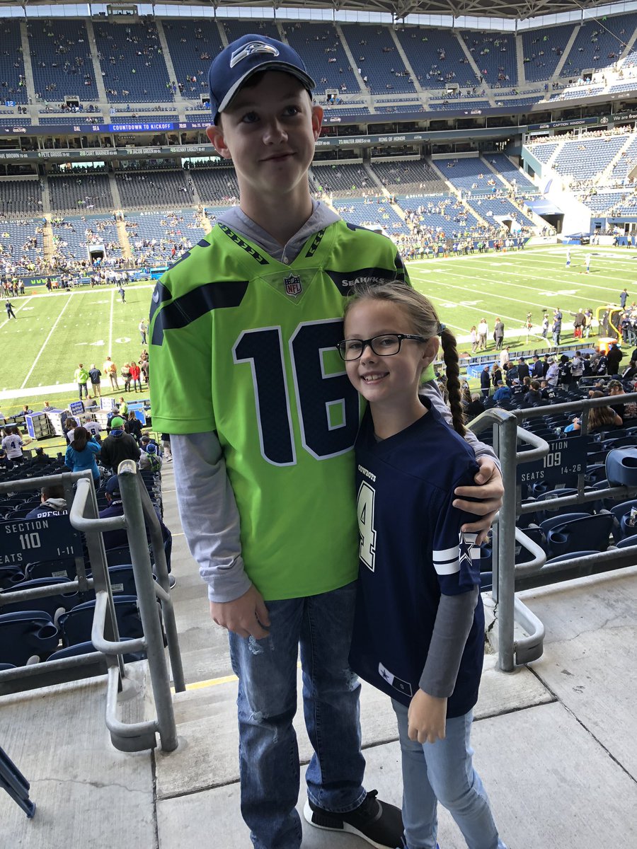 rrandolph05's tweet photo. My teenaged son just asked me (his English teacher mom) to preorder a poetry book. Thank you, Tyler Lockett @TDLockett12! @aiden_randolph https://t.co/fZO11toxye