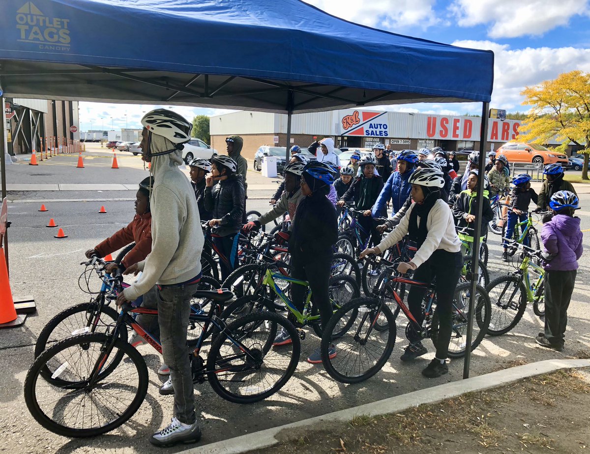 Tour de DUKE Heights is a community bike race event that provides bikes and safety training to kids in Humber River - Black Creek! Thank you for joining us <a href="/JohnTory/">John Tory</a> ☀️ 🚲 🍂 

Happy to partner with <a href="/DUKEHeightsBIA/">DUKE Heights BIA</a> and @CLinkBikeHub to make this a fun event for everyone! #Toronto