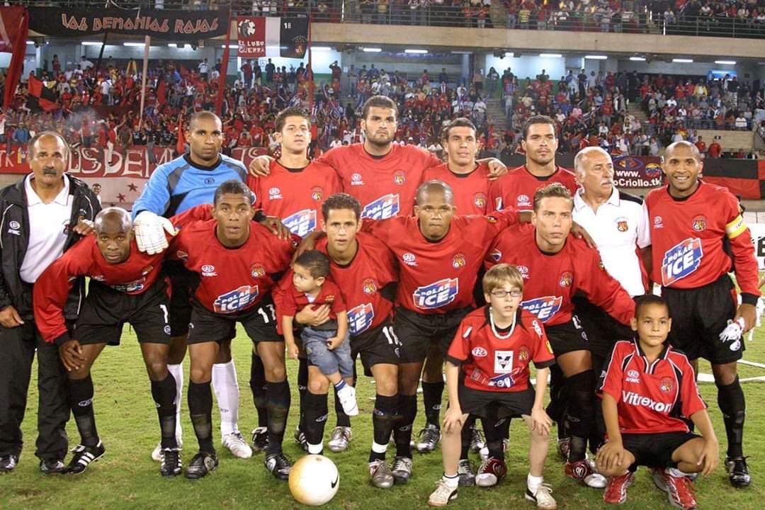 zurdorojas's tweet photo. Felices 30años @Caracas_FC grandes momentos vividos en esta gran Institución . #misrespeto👋🏻👋🏻👋🏻 https://t.co/iapbSS2mTu