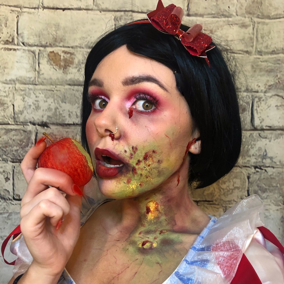ciara_kellyy's tweet photo. Disney Princesses Halloween series ☠️💎🍎🥀 https://t.co/BXFymsVeS2