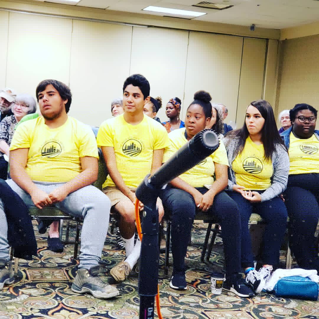 Seasoned4u's tweet photo. #TheBailProject #SowersofJusticeNetwork  #FoodJustice / #FoodSovereignty #LaMingaFarms #WendellBerry  #ChicagoUrbanGrowersCollective #FoodLiteracyProject #FoodFirst #FoodAccess #Racism #Sustainability #HealthOutcomes #NewCapacity &amp; #NewLeadership https://t.co/v5aITGWoNx