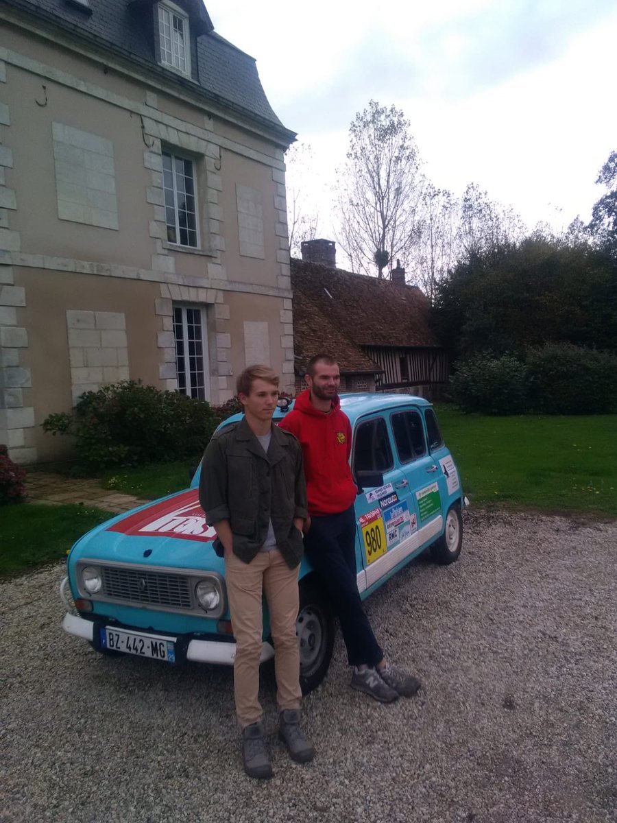 Aujourd’hui, départ de Normandie avec la fameuse 4L ! 

L’objectif est de la redescendre à Marseille dans le we !