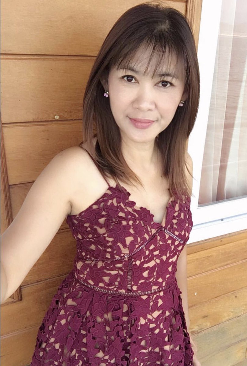 mQhtALalUOAxP1b's tweet photo. ถึงจะดูมีอายุ แต่กลิ่นหียังหอมเหมือนสาวๆๆเลยนะ  แม่เพื่อนชอบๆๆรุ่นนี้ https://t.co/TTpetUFWrJ