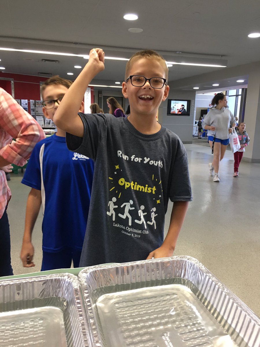 Mcscience348's tweet photo. At ISpace today! #GCSCstem working on foil boats and having so much fun! #MyOhioClassroom on a Saturday! https://t.co/QW5UDwk42P