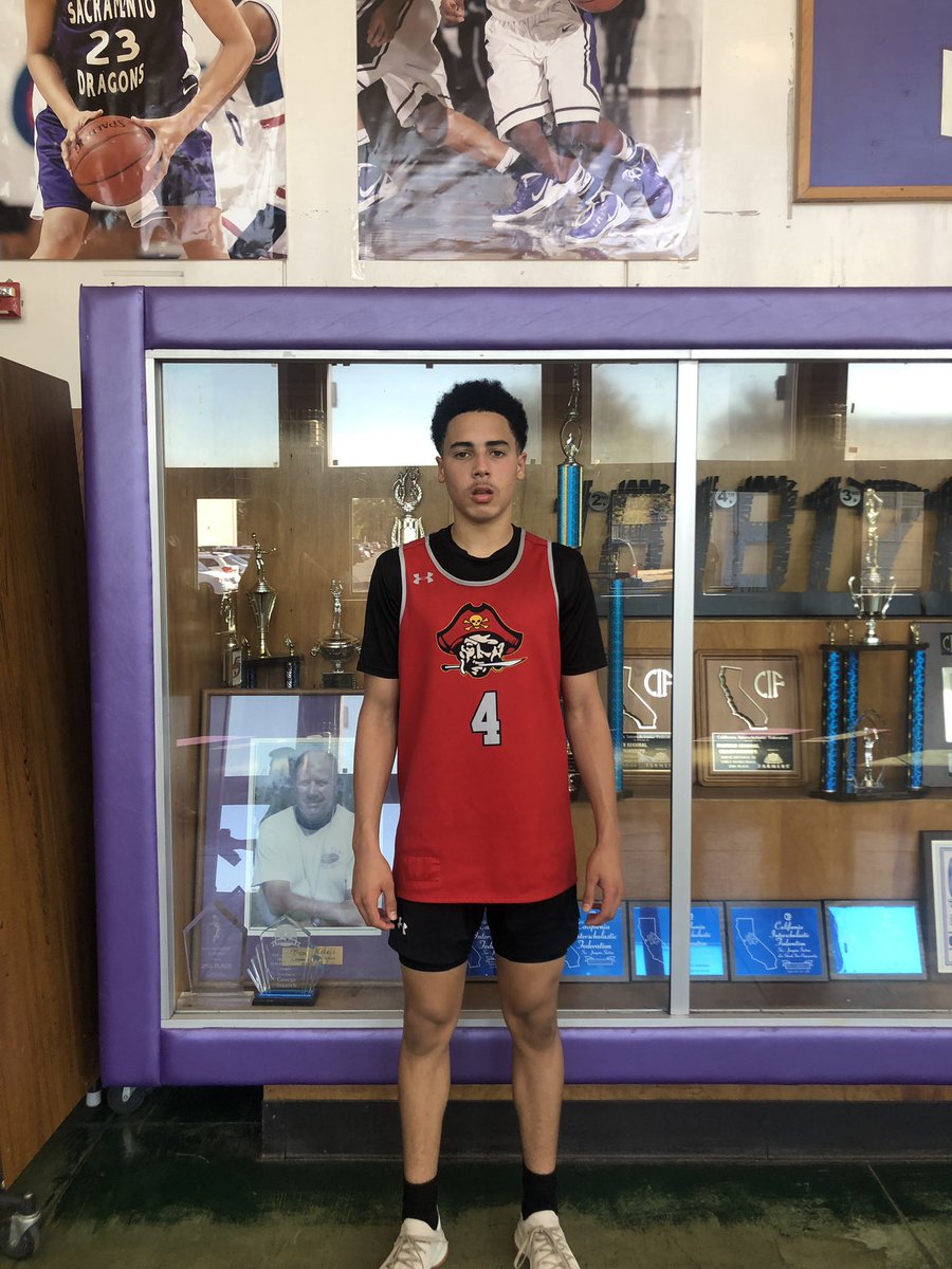 Pdouble_33's tweet photo. 2021 6’ G Chris Holley (Jesuit HS) had a solid performance @simplyy_bball @Groundup_D Elite 8 Tourney! Smooth mid-range stroke w/ solid handles &amp; scrappy on D! https://t.co/pGjE4BepTj