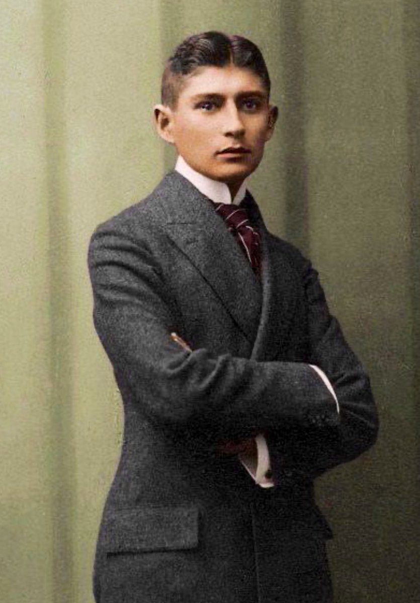 larwoolf's tweet photo. “I see you bent over your work, your neck is bare, I stand behind you, you aren’t aware of it — please don’t be frightened if you feel my lips on the back of your neck, I didn’t mean to kiss, it’s only helpless love…”

#FranzKafka Letters to Milena https://t.co/wWvvczo189