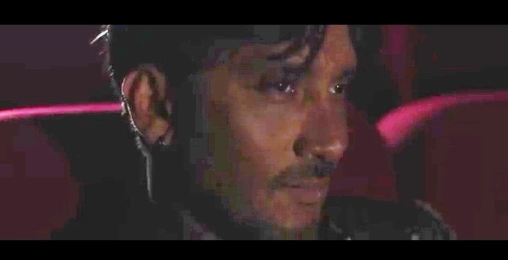 OttaSSat8's tweet image. #FabrizioMoro videoclip #PerMe
💔💘💞
"🎷🎷"

Gli occhi 😭💔

(Immagini dal videoclip del verso citato rese più chiare)

646.000 visualizzazioni su YouTube YouTube giorno 23
💪💪