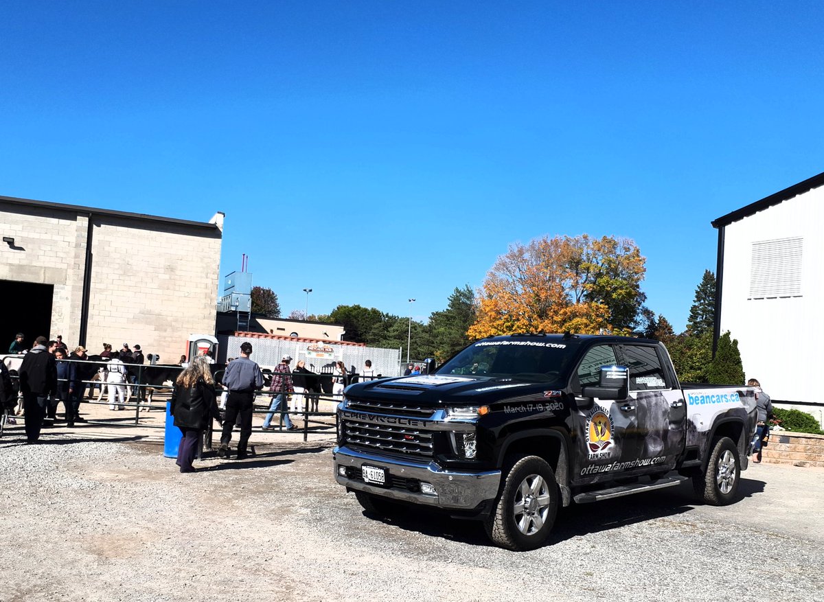 The #OVFS20 <a href="/beanchevbuickgm/">Bean Chev Buick GMC</a> truck is out in the community again today <a href="/MetcalfeFair/">Metcalfe Fair</a> Come out and see the <a href="/4HOntario/">4-H Ontario</a> shows and much more!  #AgintheEast #ontag #agcommunity