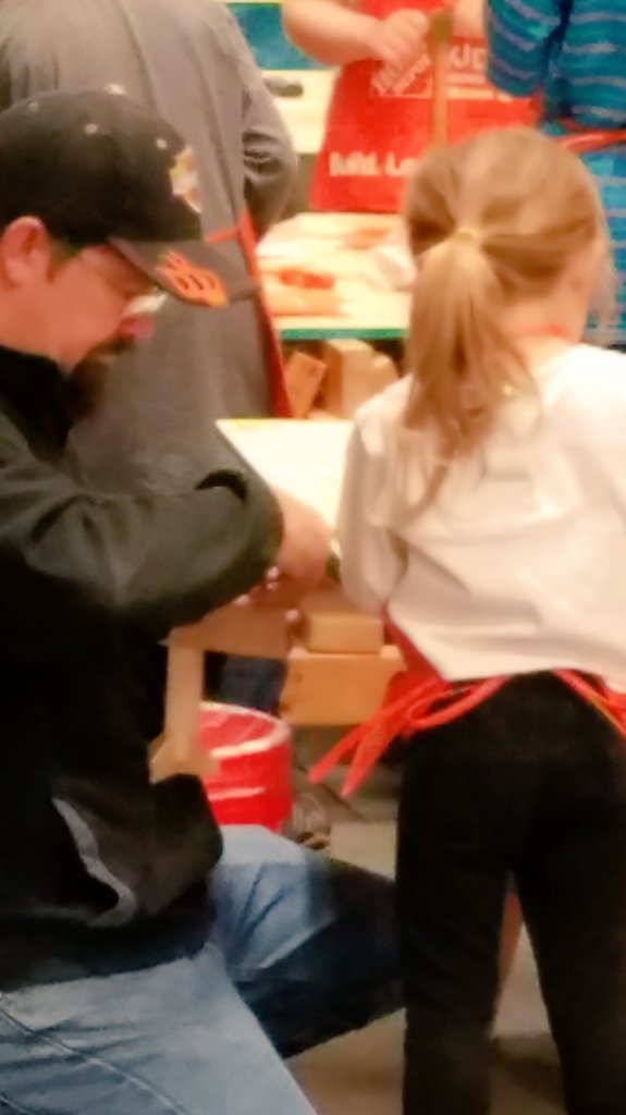 BeckyGoedert's tweet photo. Thank you to all the kids who brought their adults in for today's KidsWorkshop! #2cute2fun #Team2754 #kidsworkshop @nate_knowles @HDHaar10 @Schmidt7Adam @kimwiechert @_Spears_Ashley @Jeffream2 @JillMeloche @keri_williams @45thriller @JeremyPulsipher @kathyraglin840 @BrianPKahlYN2 https://t.co/2csBcZiSWC