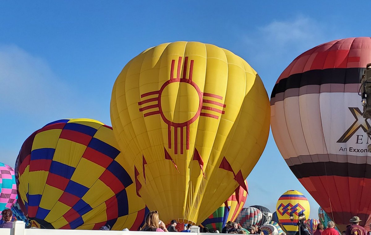 realMABarreto's tweet photo. Post-PRIEC @balloonfiesta ABQ w/ @edwarddvargas #GabeSanchez had some great NM breakfast tacos and balloons firing up in the morning fog. Great way to end another amazing @WeArePRIEC conference https://t.co/VOH8BIm6WQ