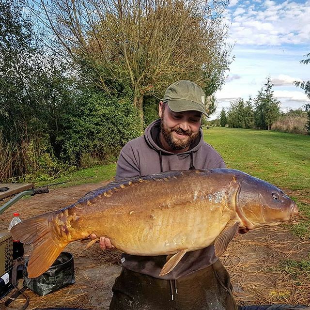 Congratulations to Mick with a 30.1lb mirror and new PB! 🎣👌 #mirrorcarp #carpfishing #carp #carplake #carplife #fishing🐟 #fishing #fishing🎣 #fishingislife #fishinglife #dayticketfishing #dayticket #essex #pb ift.tt/30Q4Fbl