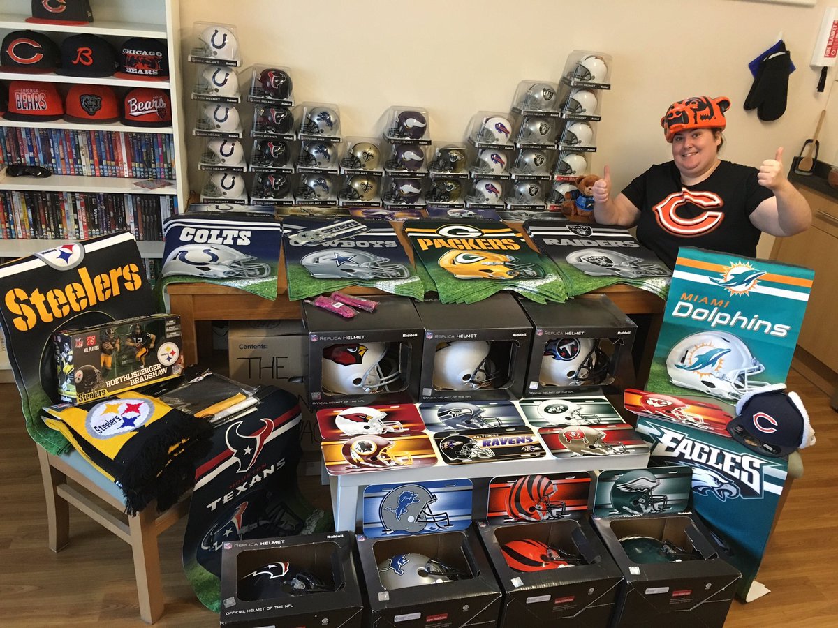 clairedabear85's tweet photo. I only need 25 new followers @clairedabear85 to get to 9800 followers. I’m definitely worth it. As I still have EPIC #SWAG to #giveaway for EVERY #NFL team. Open 2 fans worldwide. Some HUGE SIGNED ITEM HOFers, Big Stars of the Past, Current Players, Rookie &amp; Super Bowl Winners. https://t.co/szKm3JmUko