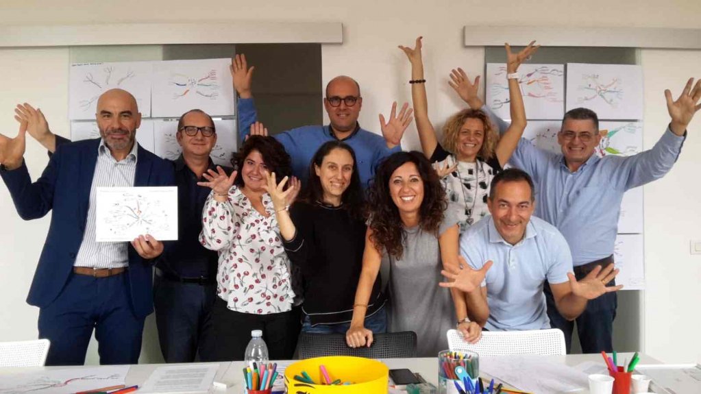 MindMappingLady's tweet photo. Primo #MindMappingAdvanced a Roma! Trainer, coach e professionisti. Persone che hanno bisogno di progettare, semplificare, comunicare con chiarezza estrema. Qualita per il lavoro e la vita personale! π
#MindMapping #MappeMentali #TheMindMappinnLady #GiuliaComba⦠https://t.co/7OHk5HZq0e