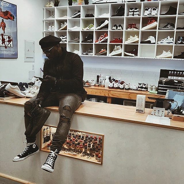 IAmChrisStylez's tweet photo. quick skrrt through a #Toronto car wash for kicks, hoping they do these @alexandermcqueen tings justice 👟🧼 #soleclean #premiumshoes #ad #Toronto https://t.co/0aZQIV2gys https://t.co/18Lnwjx5o9