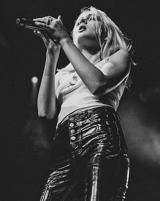 bldwn_co's tweet photo. Ready To Rock In The Parker Leather Pants. โก@charlotteslawrence
.
.
.
.
.
.
.
#leatherpants #womenspants #highwaistedpants #patentpants #leatherlook #leatherstyle #fallpants #fallstyle #highshinepants #skinnypants #concertstyle #concertlook #charlottโฆ https://t.co/rxZDA7ABeH https://t.co/xpfPRRjgDs