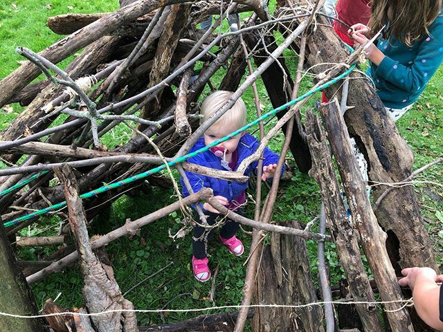 allianceforec's tweet image. Everyone can have fun in a fort🙂#letsplay #playingandlearningtogether #earlychildhood #unplugandconnect #nature ift.tt/2Vl8TGS