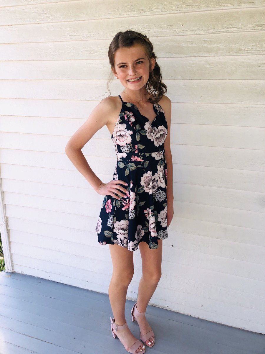 MaureenC25's tweet photo. Homecoming 2019! #MonarchNation https://t.co/rWJRdN23ct