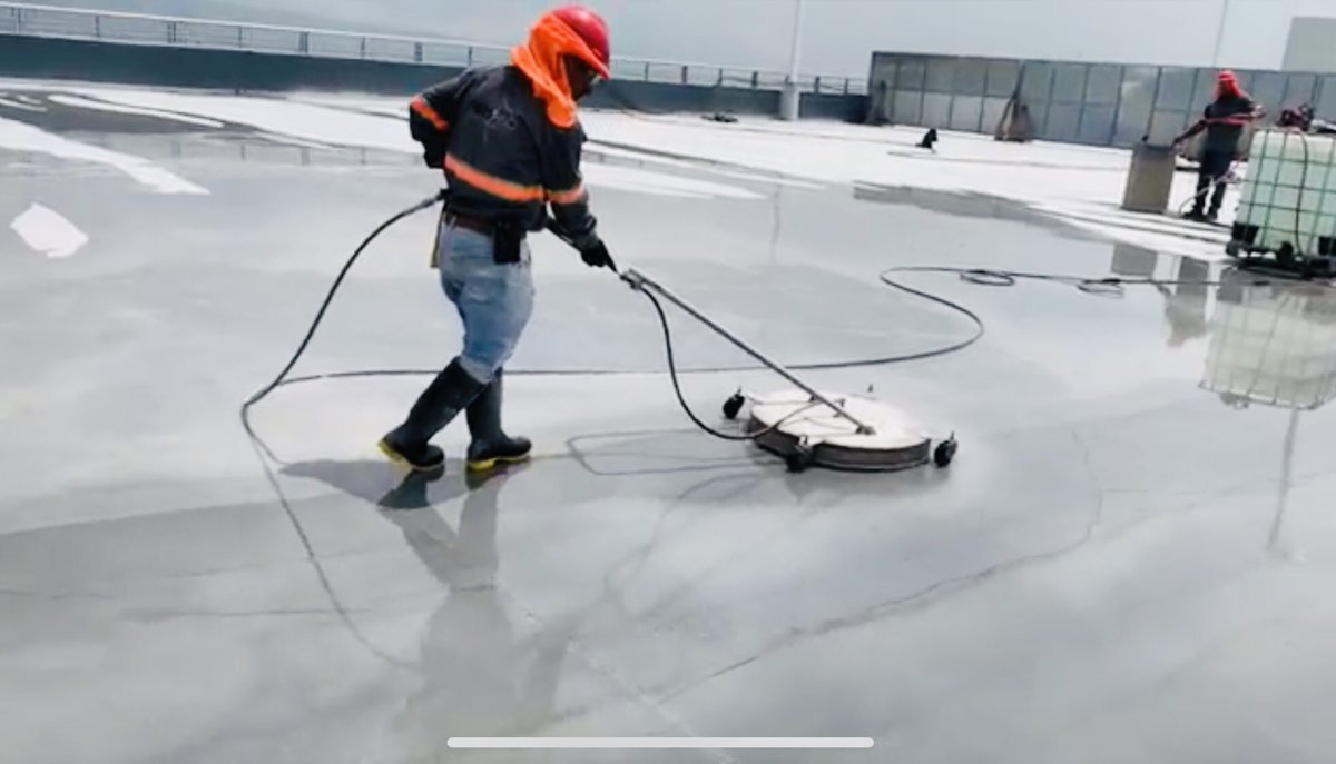 Kriscorti's tweet photo. Tutorial Flooring 🅿️
How to realize waterproofing and coating of an external parking with RINOL PL ? (Part 1)

@4pisos Guatemala 🇬🇹 
🎥https://t.co/5IAwQo00iD https://t.co/LtRUG5XHTr