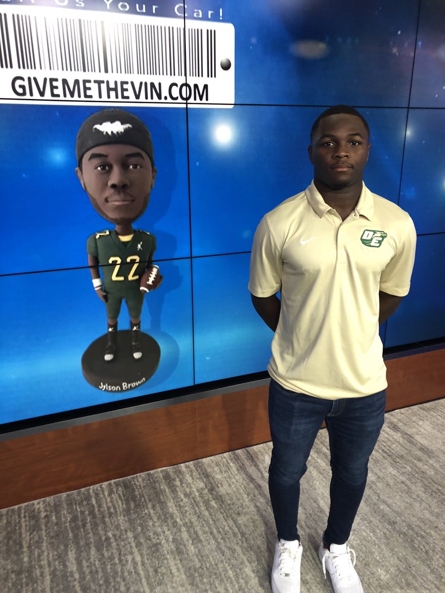 ihss_dfw's tweet image. Thanks to @Runlike_j for joining us on the big show tonight.  @FootballDesoto #txhsfb