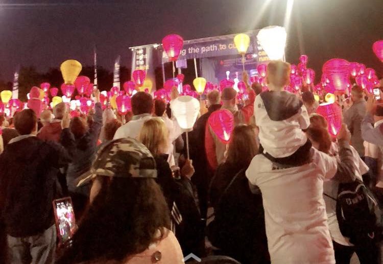 kmy3106's tweet photo. #LoveForLayla #lightthenight https://t.co/jAs3WvpBpT