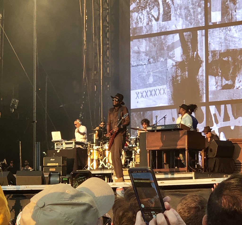 Gary Clark Jr. bringing out the fancy guitar. #aclfest #aclfestival #shredding