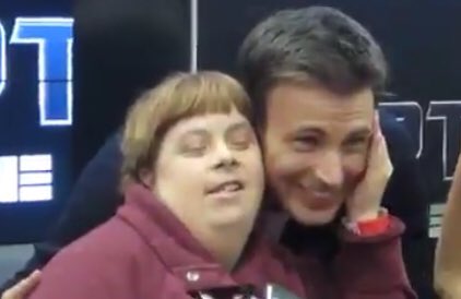 nussari's tweet image. แง......ใจบางหมดแล้ววว ใจชั้นอ่อนยวบให้กับความอ่อนโยนนี้ ฮือออ นี่แหละทำไมถึงรัก ผช คนนี้มากมาย 😂🥰💙

#ChrisEvans for #TheActionMovieStar #PCAs