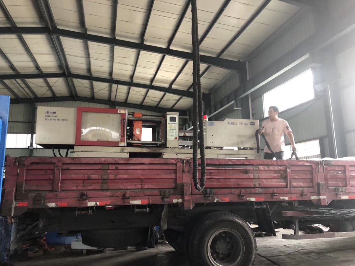 HetuoMachinery's tweet photo. New Haituo 450T injection molding machine on sale!
Today sell a machine to customer!
#Polymer #PlasticsAuxiliaryEquipmnet #auxiliary #anciliary #hopper #dryer #loader #chiller #MTC #Mold #Granulator #granules #grinder #robot #dustseparator #ABS #PP #PE #MiddleEast #Turkey #Africa https://t.co/8D0IaVglEo