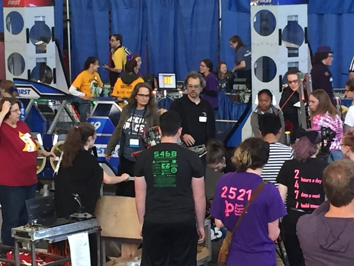 lisabKOIN's tweet photo. Girls Gen First Robotics competition underway at Wilsonville HS #koin6news #girlsgen #Robotics https://t.co/C9mo89YRlV