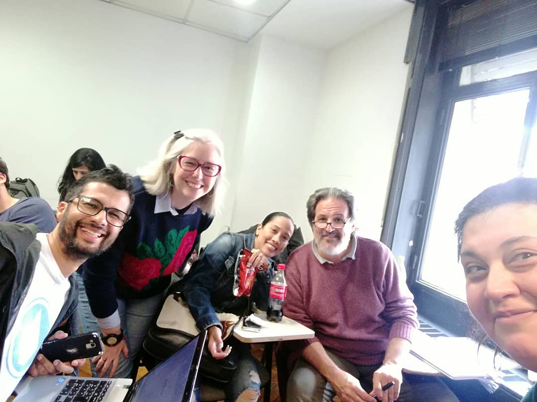 juditdelvalle's tweet photo. Hay equipo #Aquejugamos Cierre de Seminario Maestría Lenguaje, Educación y Medios #Transmediando @FAlbarello @FerrarelliM @cscolari @giselagrunin @marcejararuiz https://t.co/3O8admwXsP