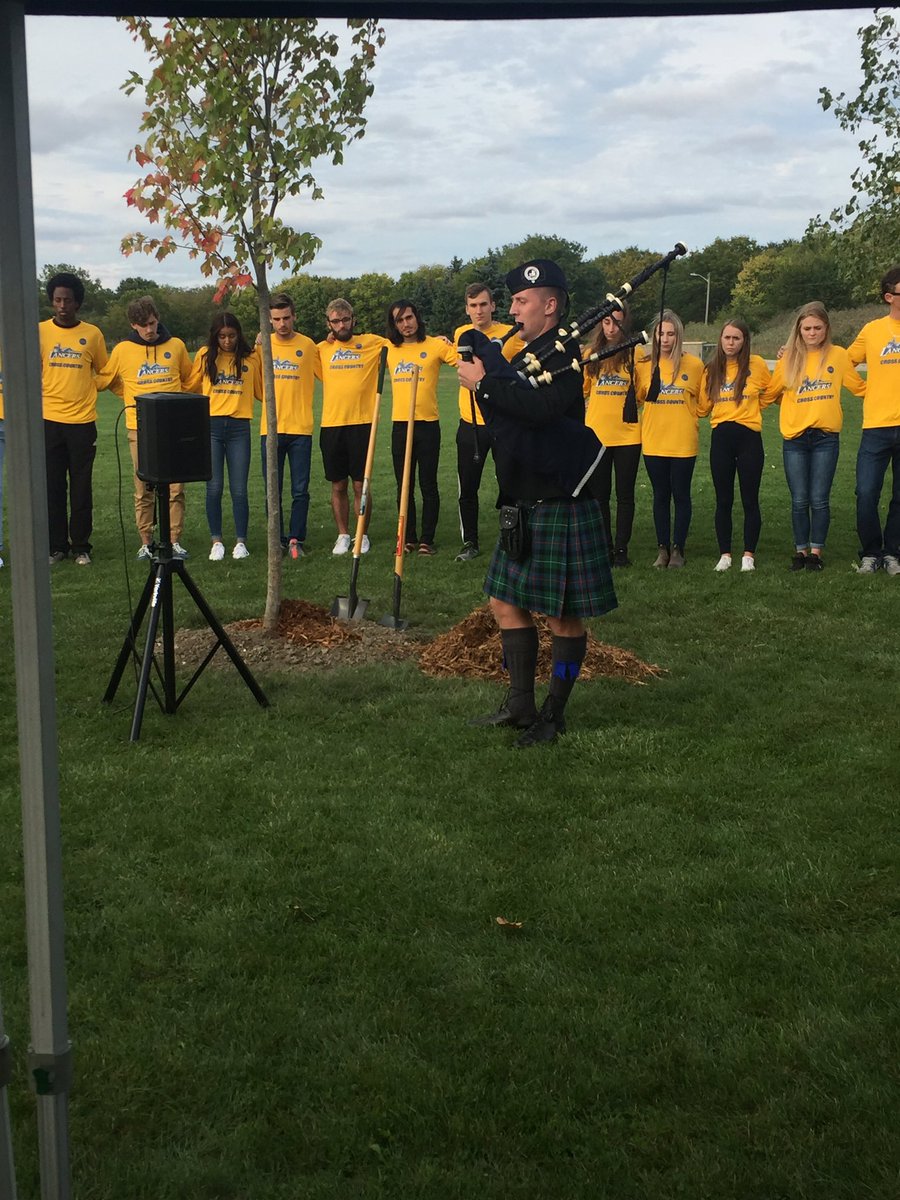 WindsorLancers's tweet photo. Always in our hearts G Money.  ❤️ #malloymaple https://t.co/0r8rrpygli