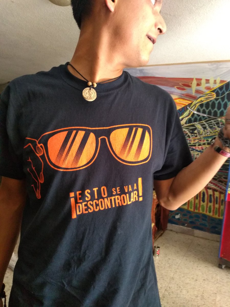 Jebus_Chocolate's tweet photo. @kristoffdice casual cuando te encuentras a un cuate que no ves hace tiempo #locofindesemana https://t.co/ETpeBnMX06
