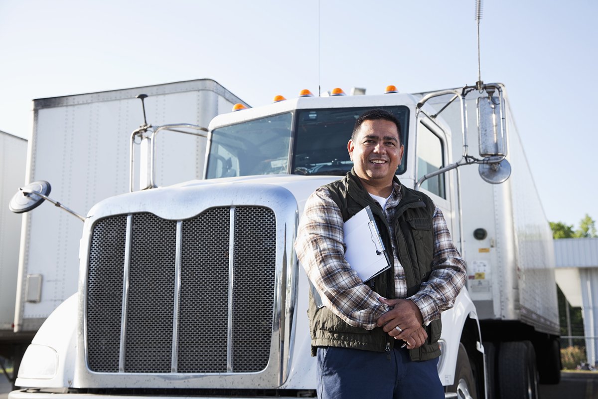 RoadwarriorInc's tweet photo. Lower fuel costs, lower operating expenses, ask for new, ask for Roadwarrior.
#freightlinerclassic #peterbilt #peterbilt389 #peterbilt579 #18wheeler #truckpics #customrig #custombigrigs #reeferlife #flatbed #dryvan #truckdrivers https://t.co/VDSvUWUVT2